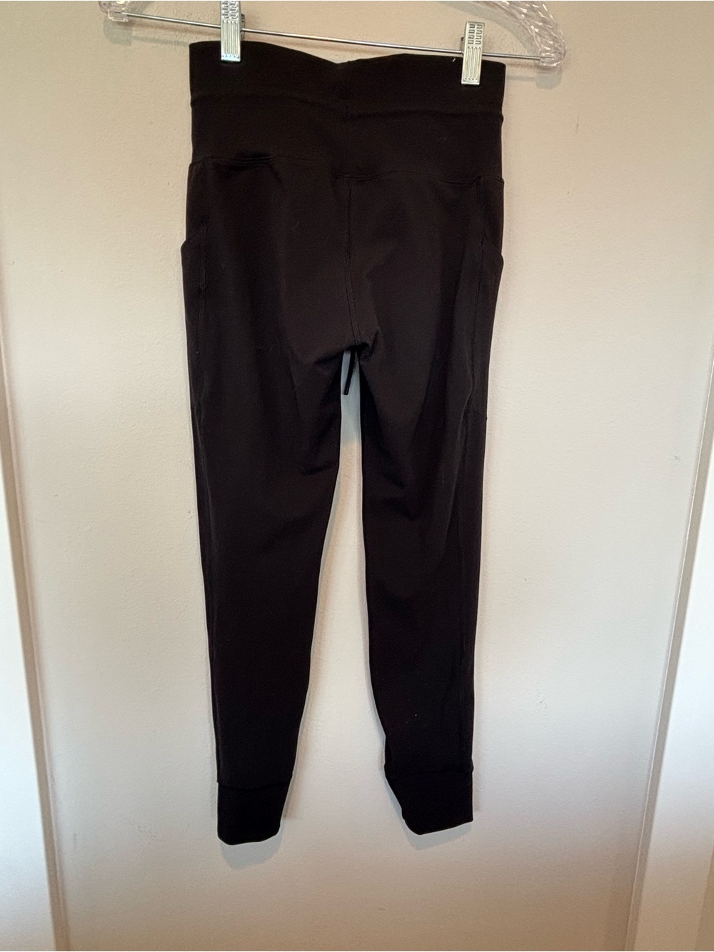 Vuori Black Leggings with Drawstring Waist - Picture 2 of 6
